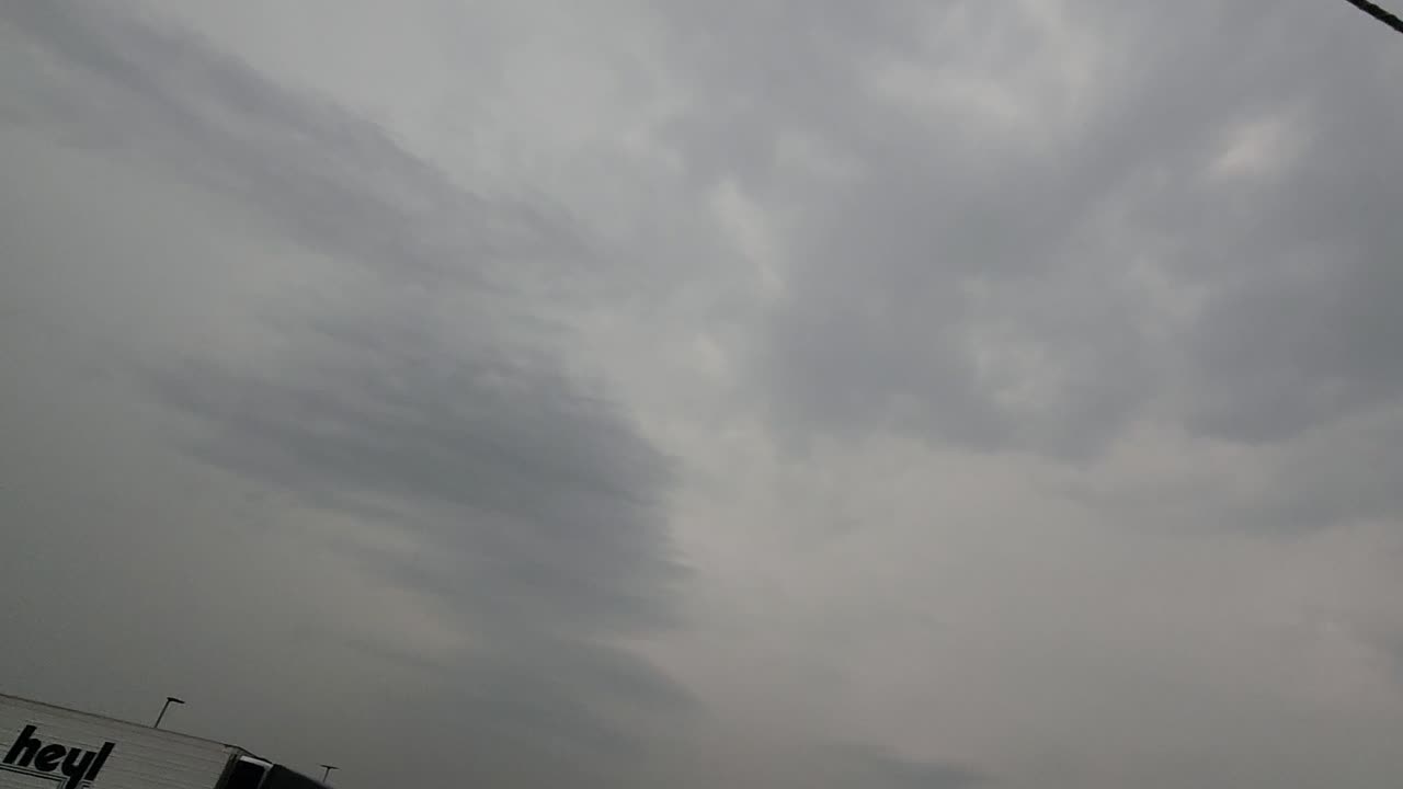 STRANGE WEATHER KANSAS USA