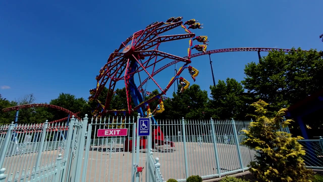 SUPERGIRL Sky Flyer Six Flags NE