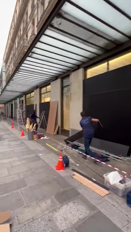Paris store is preparing for tomorrow French elections
