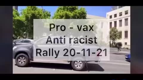 😂😂 pro vaccine protest