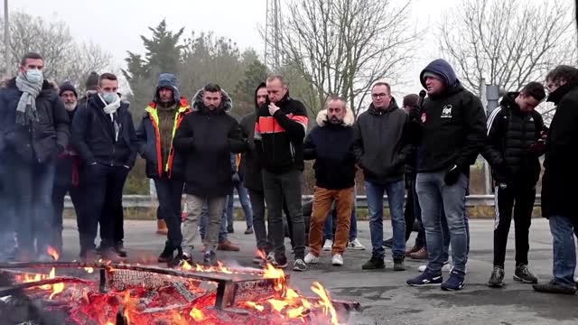 French energy sector workers strike over pay