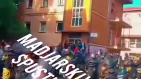 Maďarské jednotky KFOR odmítly zasáhnout proti srbským demonstrantům v Kosovuy