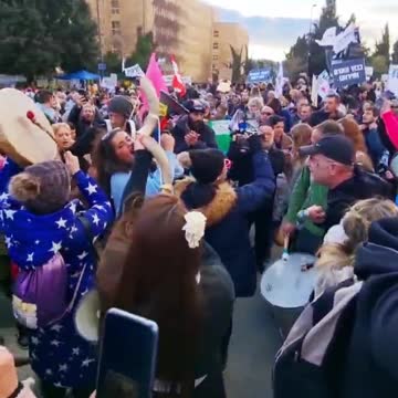 LOVE THAT BEAUTIFUL ISRAELI FREEDOM FIESTA!!!🥳🥳🥳