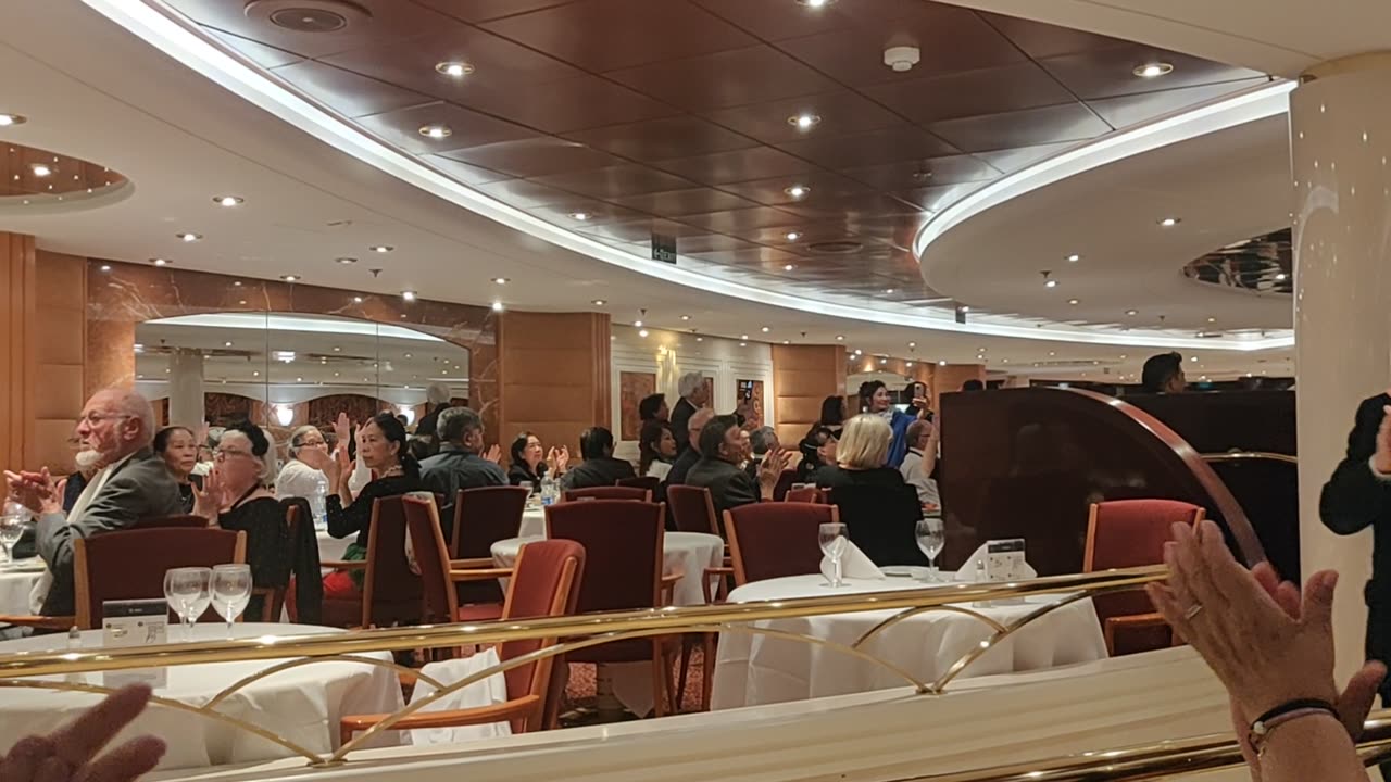 Personal de cocina y restaurante del MSC Lirica .