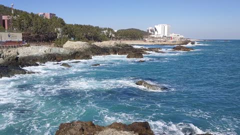 This is the sound of the Busan sea in Korea.