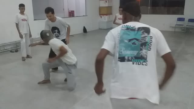 Roda de capoeira e brincadeira em Milagres