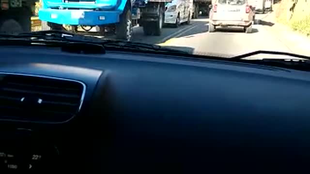 Dos accidentes de tránsito crean congestión en la vía Bucaramanga - San Gil