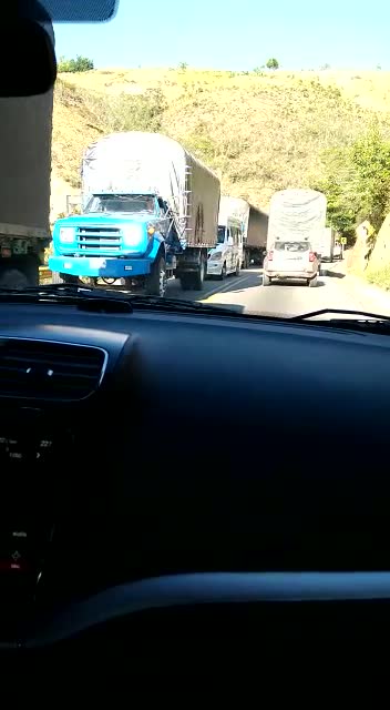 Dos accidentes de tránsito crean congestión en la vía Bucaramanga - San Gil