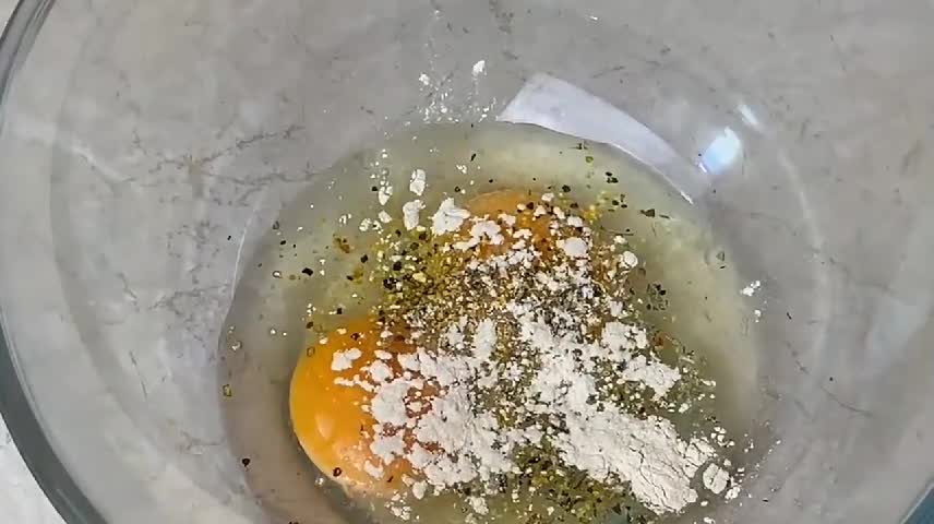 Add Seasoning To The Eggs