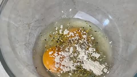 Add Seasoning To The Eggs