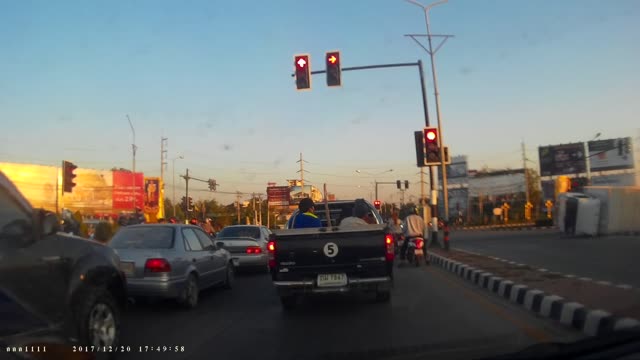 Truck Smashes Through Traffic Light