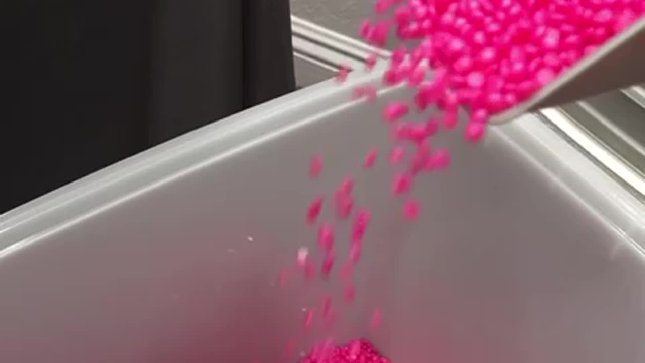 Kristie Lam Reveals Sexy Smooth Tickled Pink Hard Wax Beads | Waxing Specialist Showcase