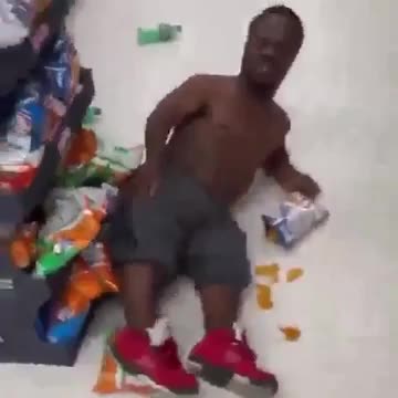 NICE KICK 🤣😂 NO NUDITY