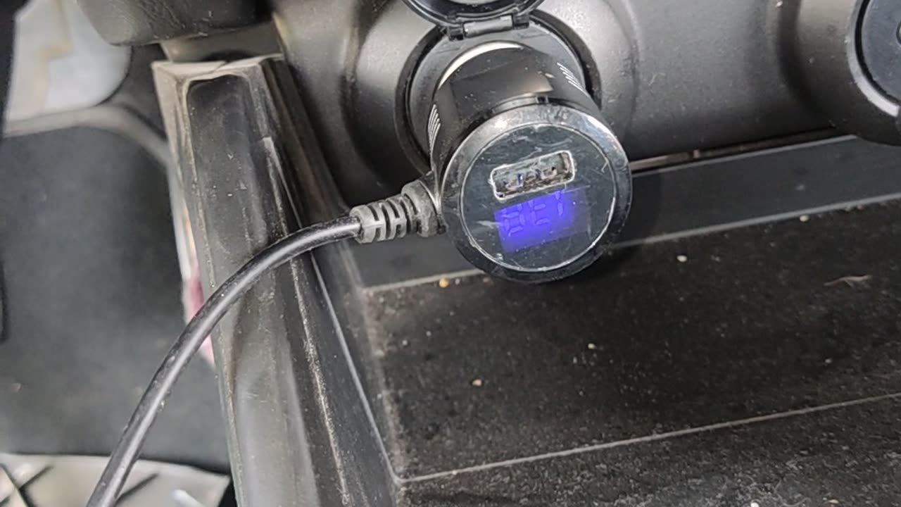 Fuse location in Suzuki Dzire