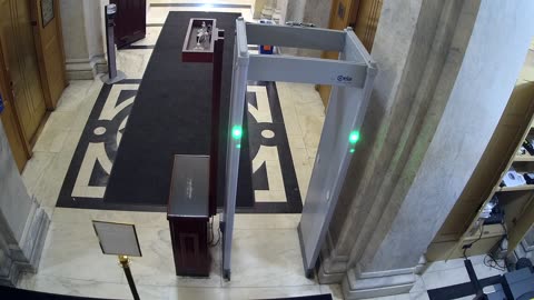 0163USCH01HouseCarriageDoor_2021-01-05_04h55min15s020ms.mp4