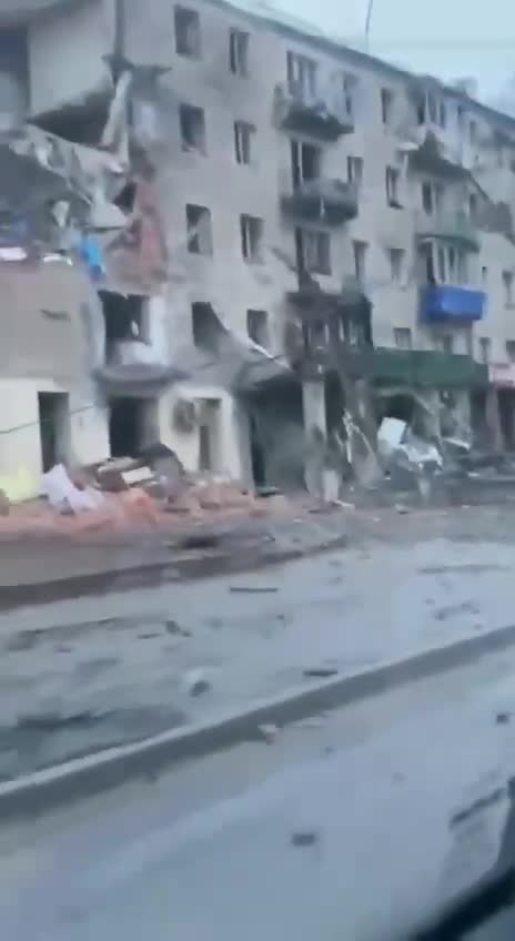 Kharkiv| night after explosion, civilian houses and administrative buildings destroyed