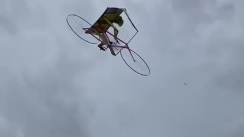 THE FLYING MACHINE