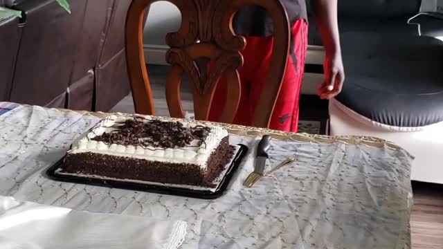 Argue over cake 🎂