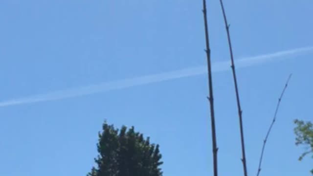 5/11/2021. 1:30 PM . Chemtrails over the Columbia River.