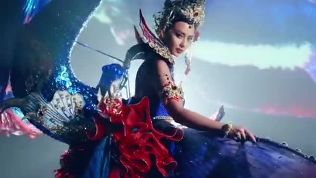 Amanda Obdam - MISS UNIVERSE THAILAND National Costume