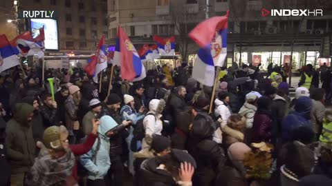 Tisuće Beograđana ponovno izašlo na ulice protiv Vučića
