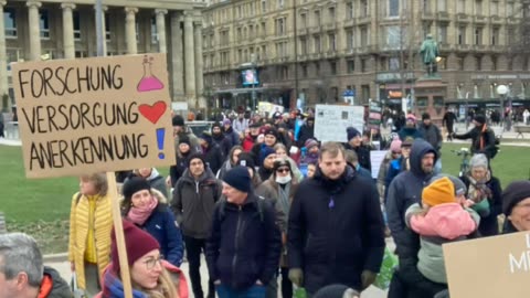 Megemlékezés az oltáskárosultakról és elhunytakról (Hamburg - Stuttgart)