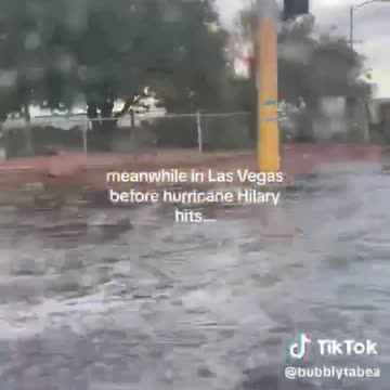 Before Hurricane Hilary makes landfall, heavy rainfall. Flooding of the streets in Las Vegas. 👀