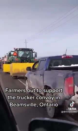 FARMERS SHOWING SOLIDARITY WITH THE TRUCKERS