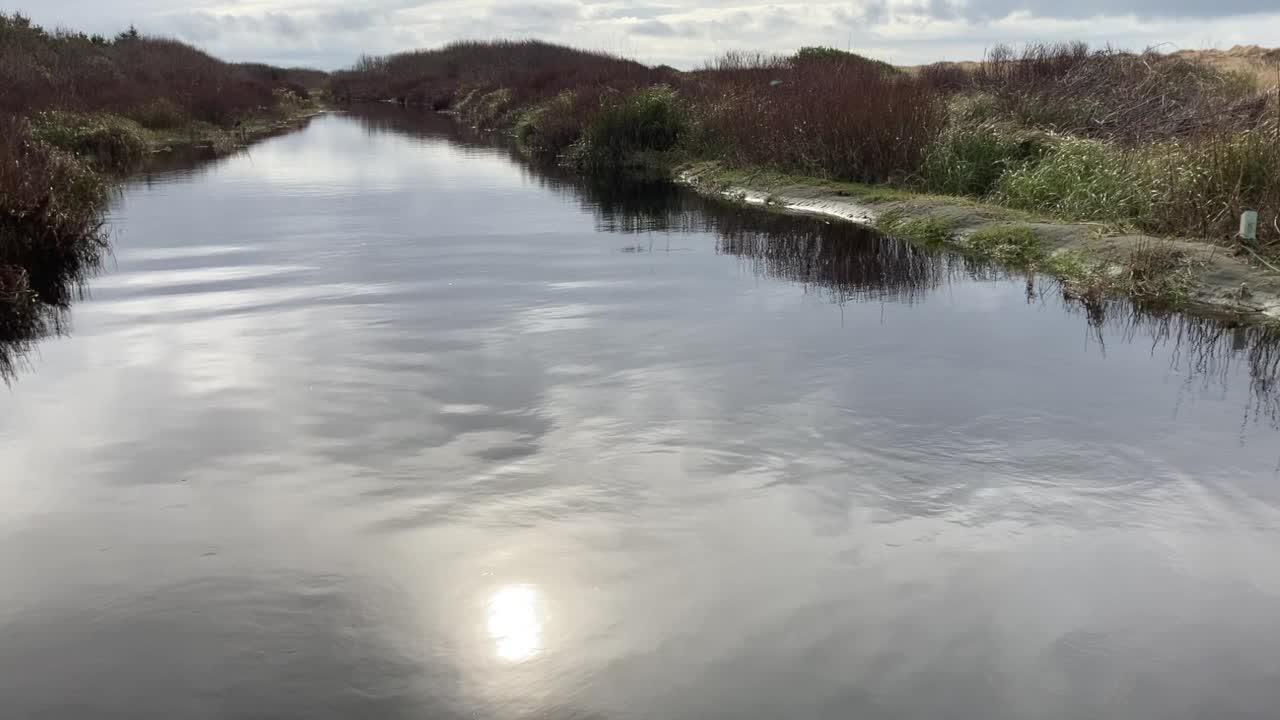 A minute of calm, at a creek