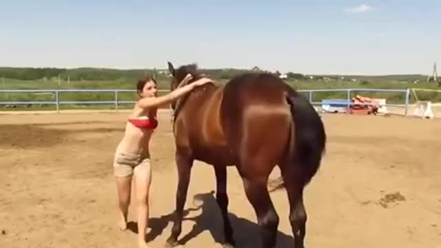 funny gilr with horse