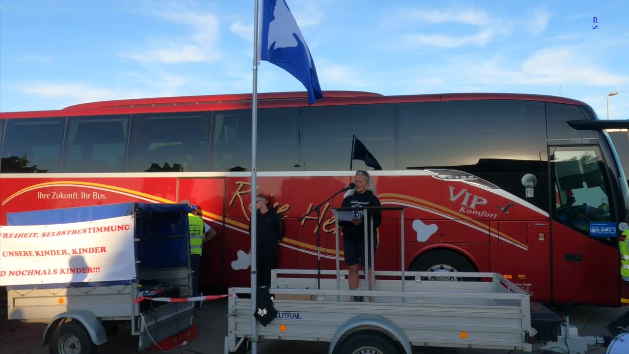 Wolgast - Eine weitere Sabine meldet sich zu Wort am offenem Mikrofon 09-08-2022