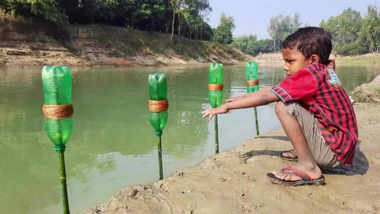 New-Best-Hook-Fishing-Video-Traditional-Boy-Catchi