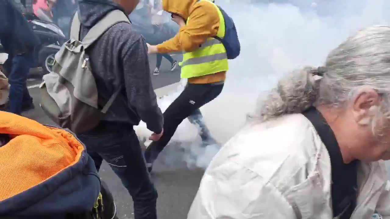 FRANCIA.VACCINAZIONI OBBLIGATORIE. Reazione del Popolo #2