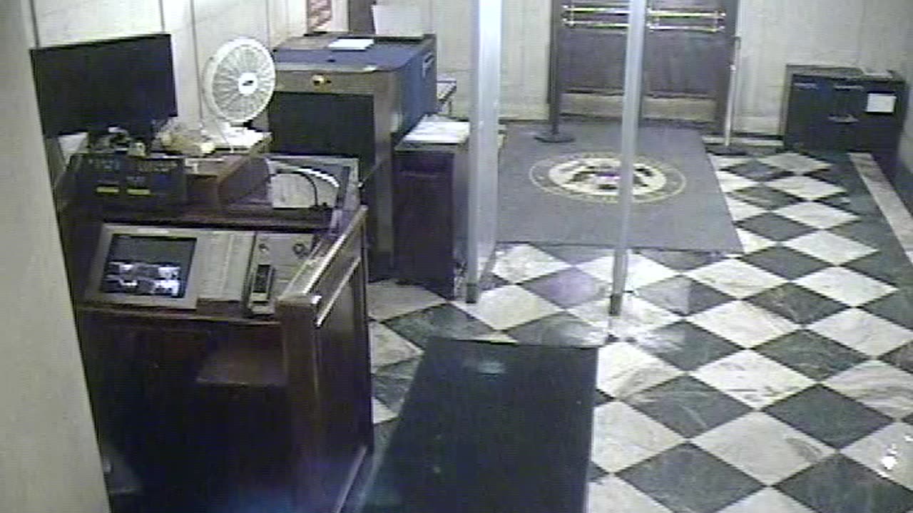 3207LHOBGRNJ-CStDoor_2021-01-06_03h20min01s557ms.mp4