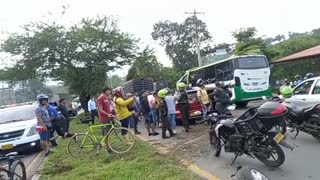 Grave accidente de tránsito en el Anillo Vial dejó tres lesionados