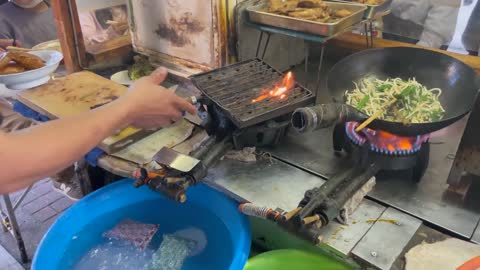 Fastest Worker of Japanese food stand in Japan