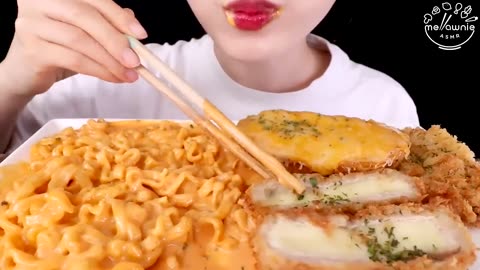 ASMR Mukbang 😉