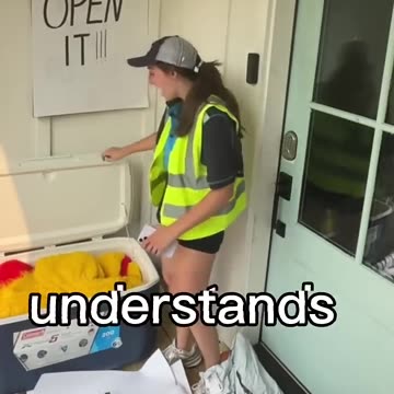 She Deserves The Best Delivery Award ❤️