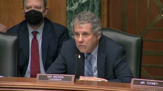 Sherrod Brown Leads Senate Banking Committee Hearing On Economic Impact Of Medical Debt