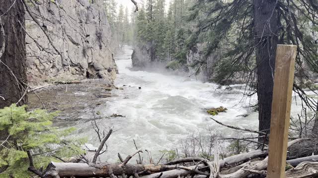 ENJOY the Peace & Quiet of Benham Falls Volcanic Canyon – Deschutes River – Central Oregon – 4K