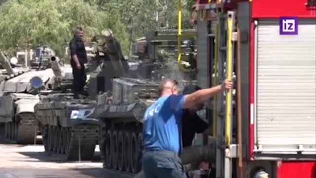Výstava ukořistěných zbraní ukrajinských nacistů v Mariupolu