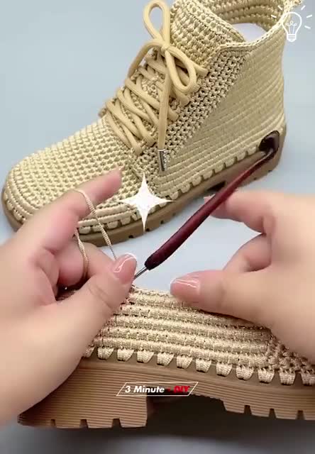 Shoe-knitting looks SO FUN