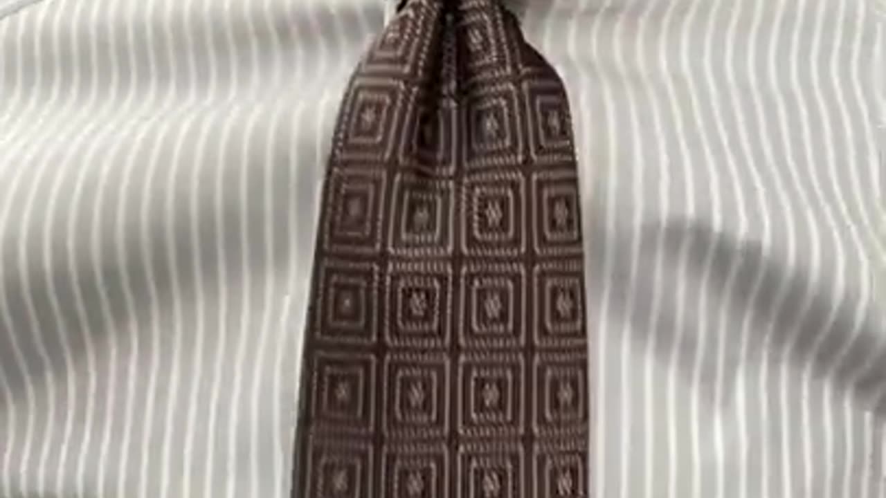 How To Get A PERFECT Tie Dimple