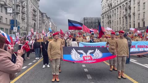 V nesmrtelném pluku v Moskvě jsou ti kteří padli za Donbasu