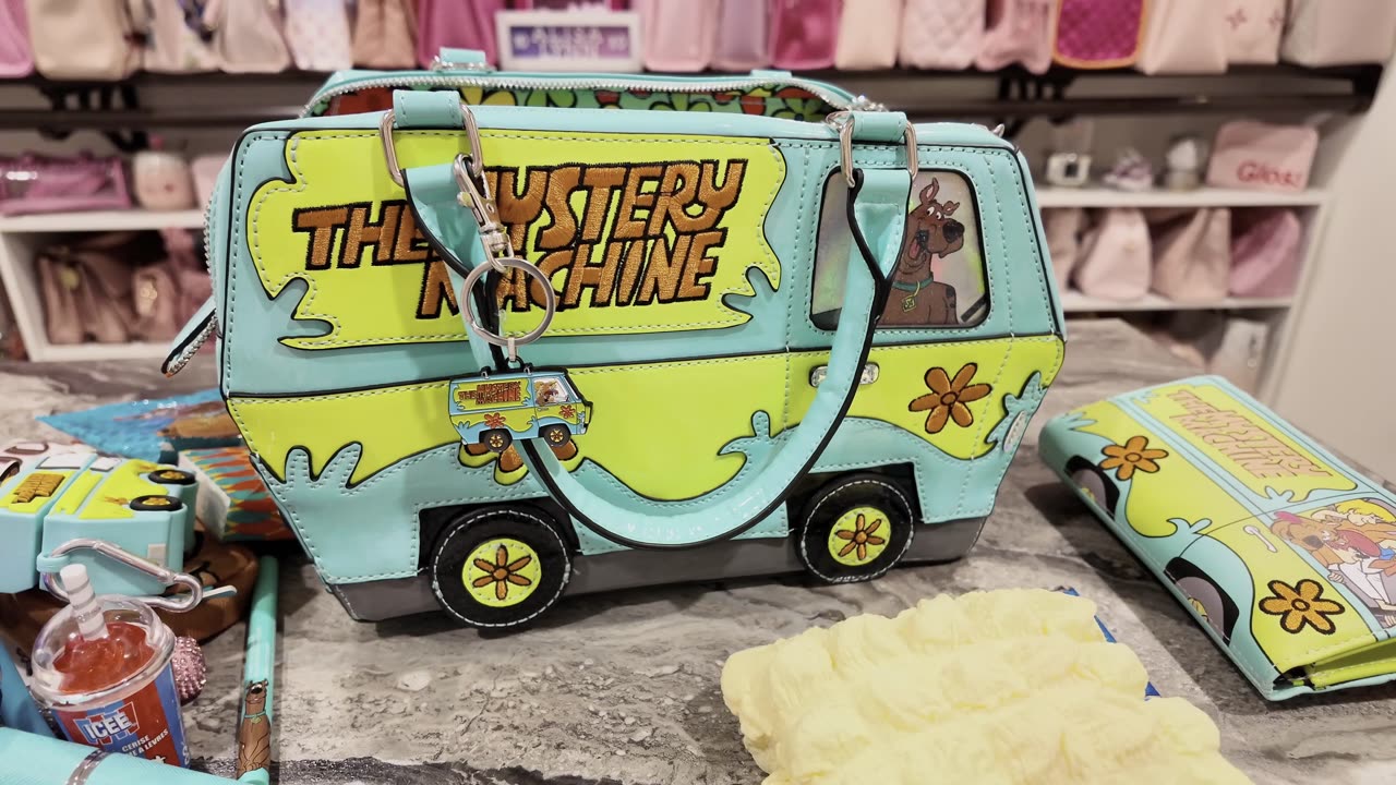 What’s in my fun Scooby Doo The Mystery Machine Bag