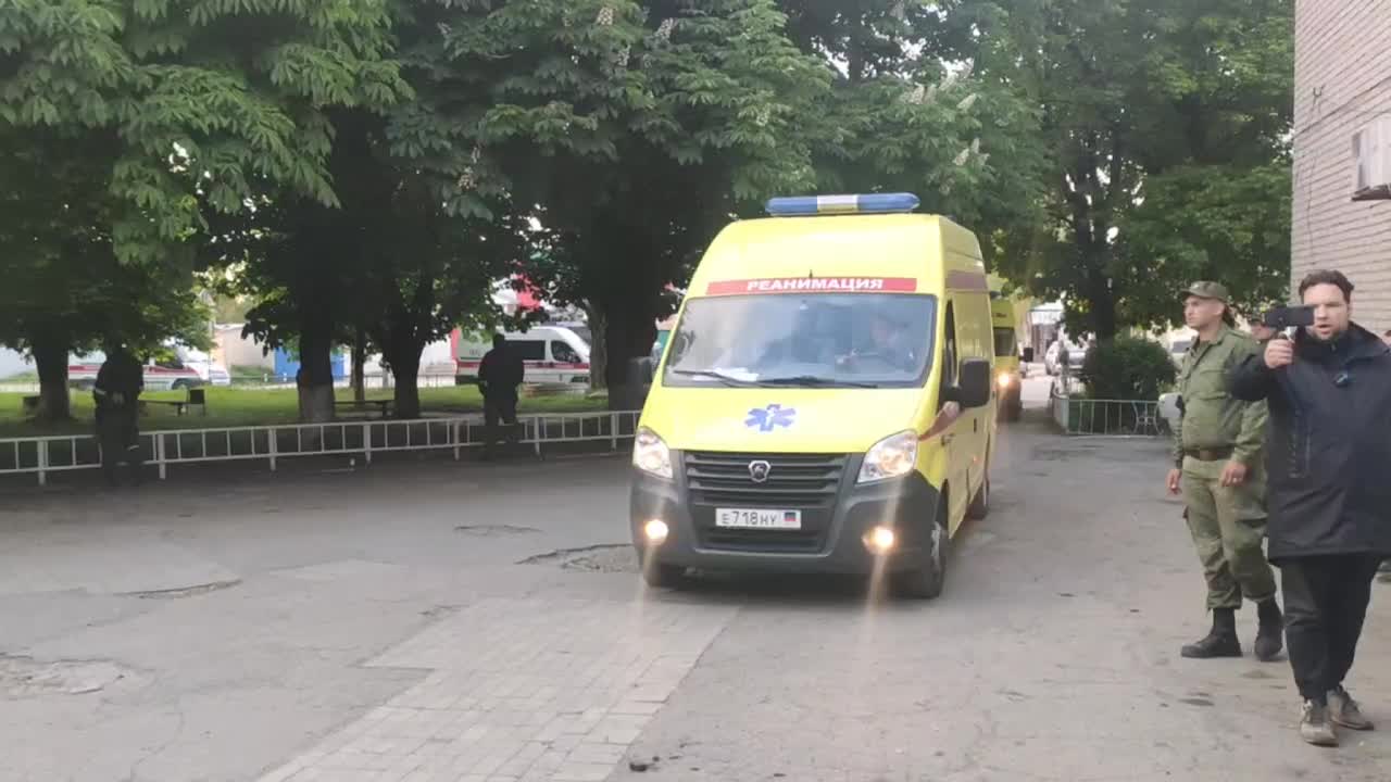 Ambulances with wounded prisoners of the Armed Forces of Ukraine and "Azov