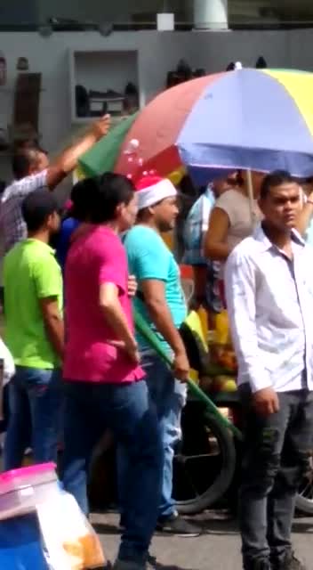 Carro incendiado causó congestión vehicular en el centro de Bucaramanga