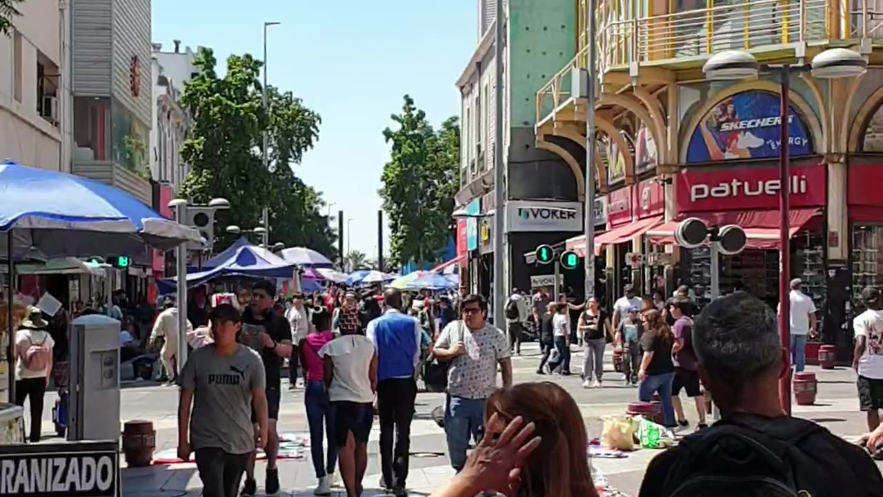 Outside Vivo El Centro Mall in Santiago, Chile 🏬🇨🇱