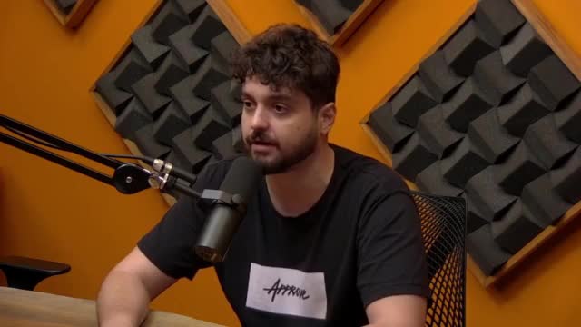 Monark fala sobre Felipe Neto e Cauê Moura - "Foi uma surpresa"
