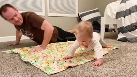 The sweetest moment of dad and baby